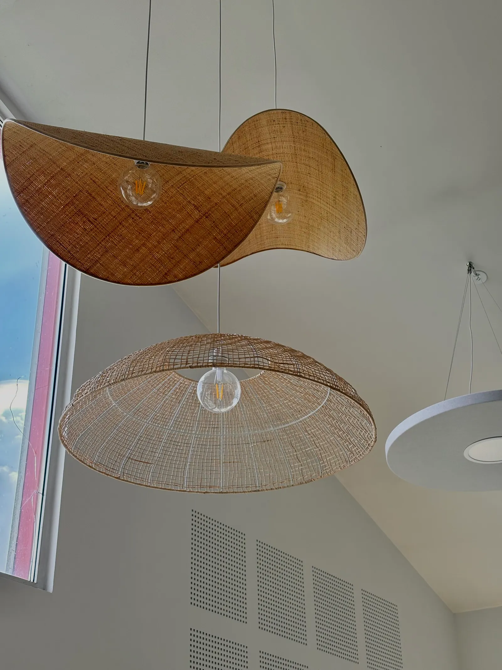 Luminaires en rotin de l'espace Ô6Bis